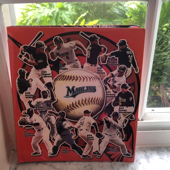 Marlins Paper Binder - Picture 1 of 8
